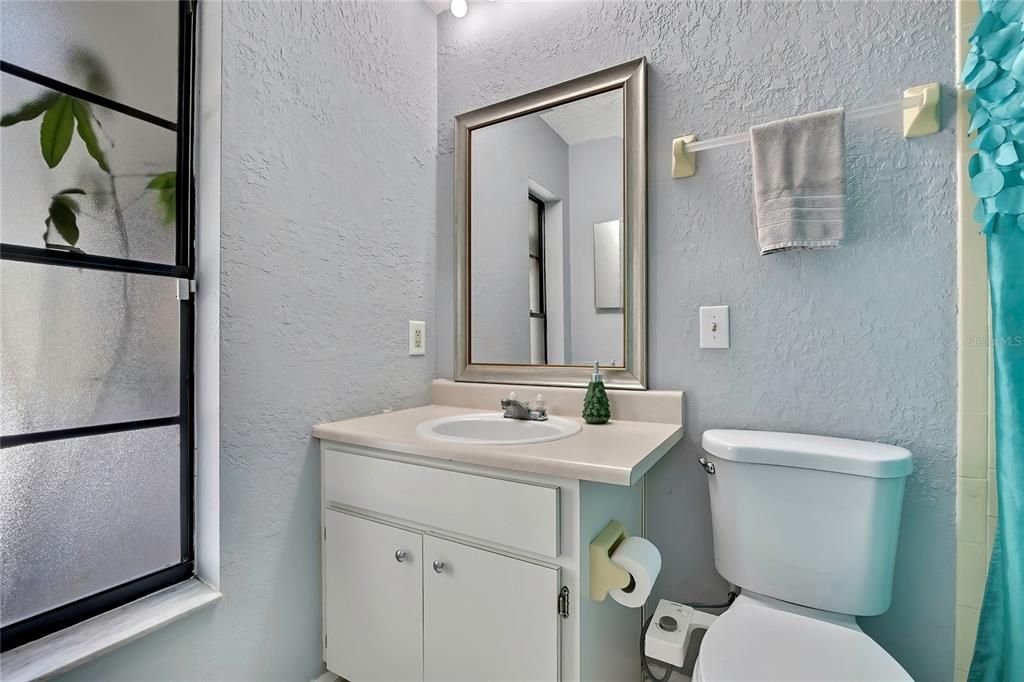 For Sale: $285,000 (2 beds, 2 baths, 1168 Square Feet)