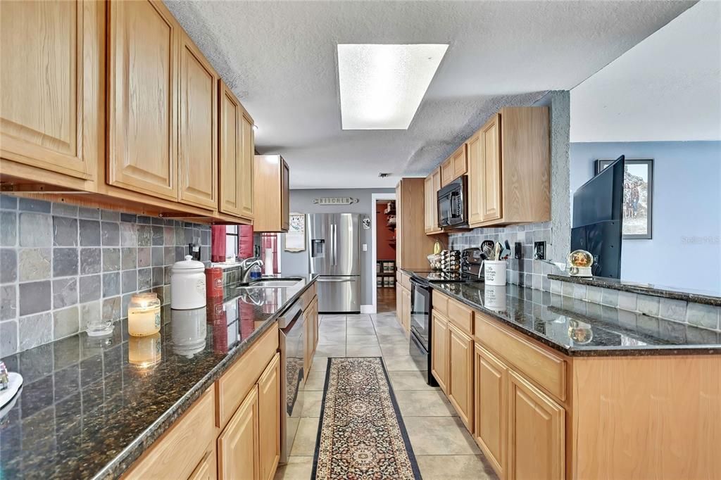 For Sale: $285,000 (2 beds, 2 baths, 1168 Square Feet)