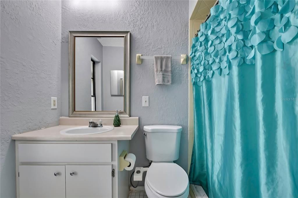 For Sale: $285,000 (2 beds, 2 baths, 1168 Square Feet)