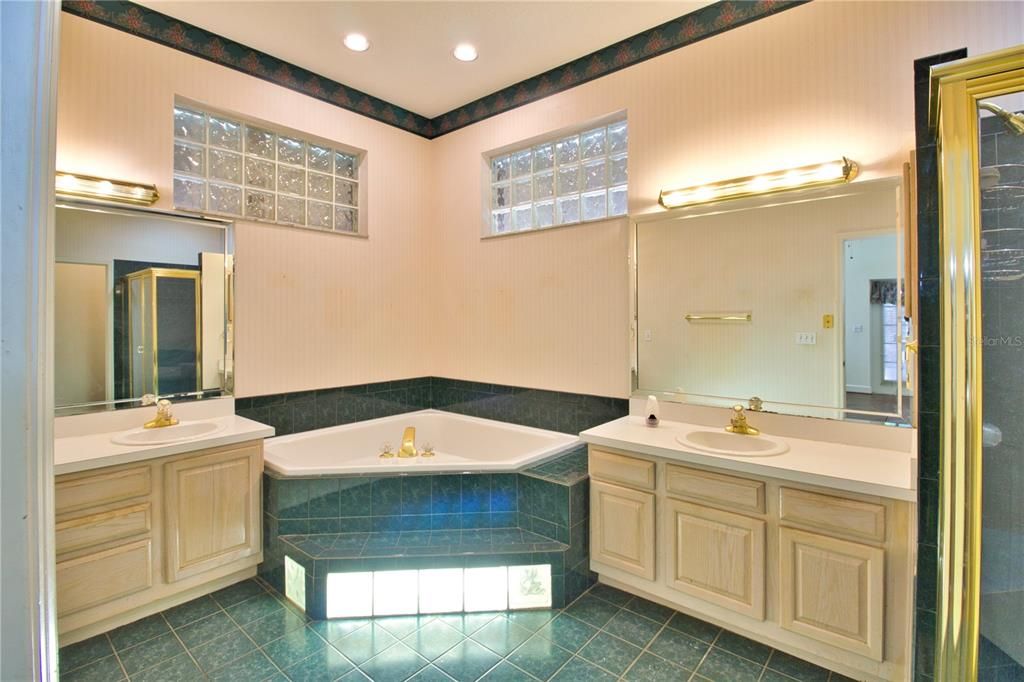 待售: $500,000 (4 贝兹, 3 浴室, 2860 平方英尺)