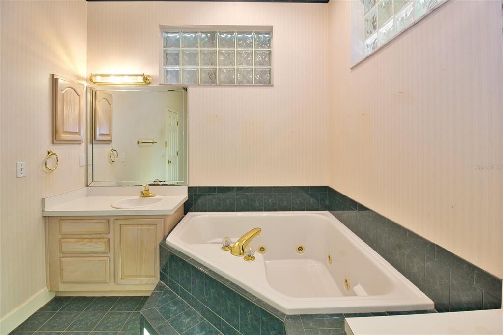 待售: $500,000 (4 贝兹, 3 浴室, 2860 平方英尺)