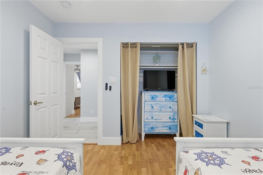 En Venta: $429,000 (3 camas, 2 baños, 1233 Pies cuadrados)