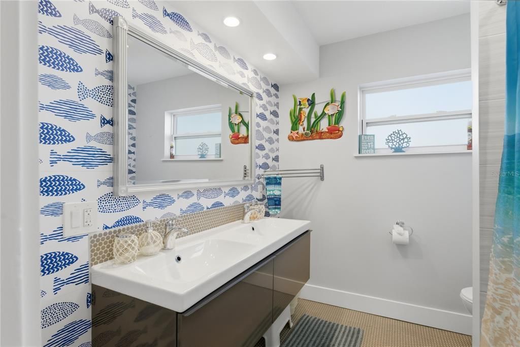 En Venta: $429,000 (3 camas, 2 baños, 1233 Pies cuadrados)