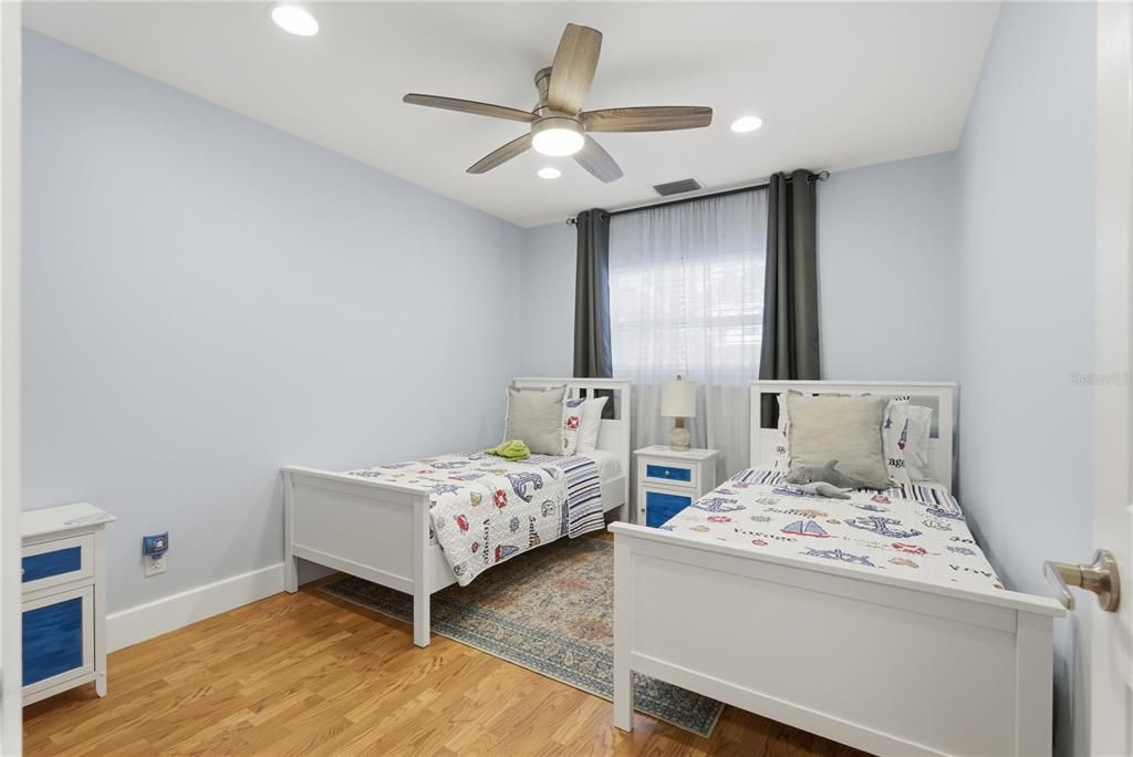 En Venta: $429,000 (3 camas, 2 baños, 1233 Pies cuadrados)