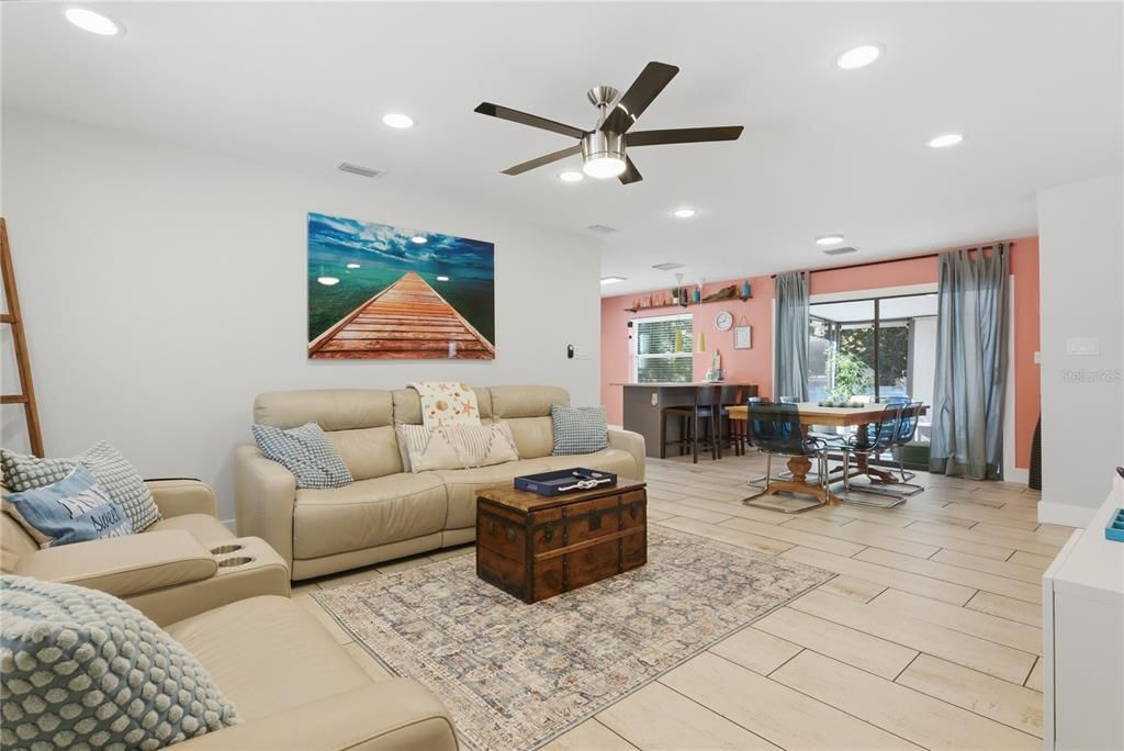 En Venta: $429,000 (3 camas, 2 baños, 1233 Pies cuadrados)