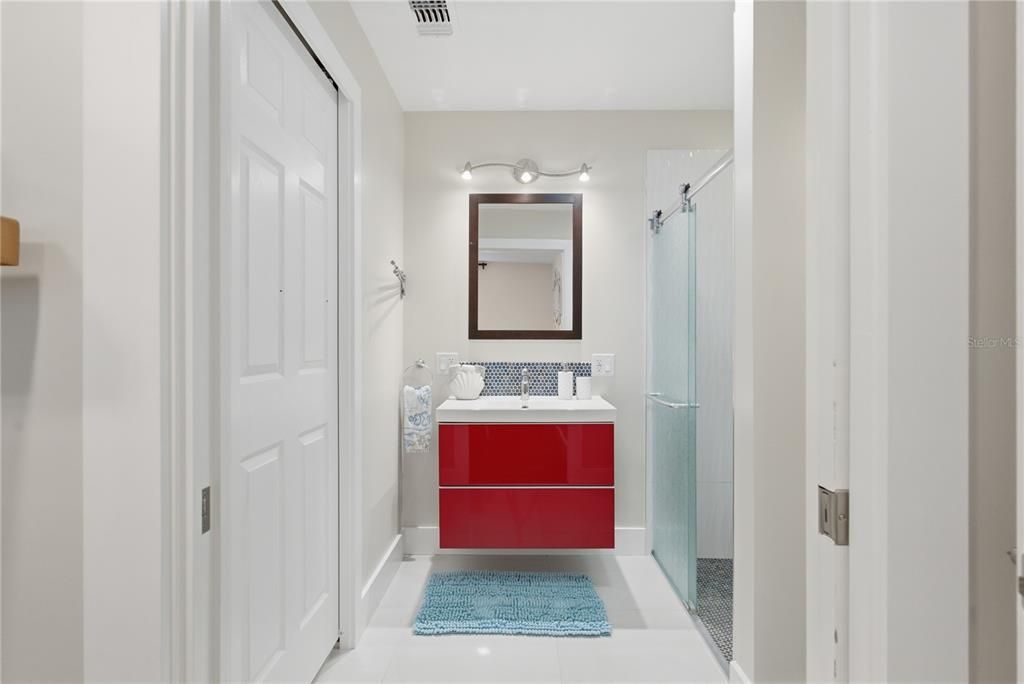 En Venta: $429,000 (3 camas, 2 baños, 1233 Pies cuadrados)