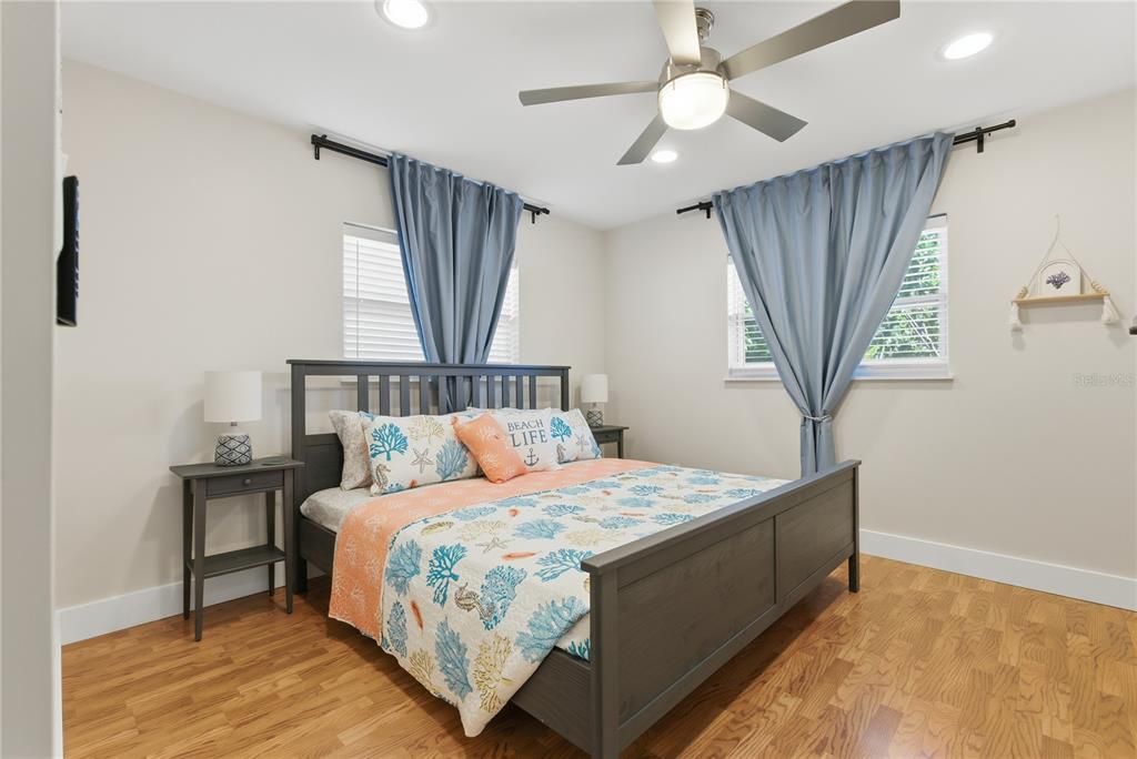 En Venta: $429,000 (3 camas, 2 baños, 1233 Pies cuadrados)