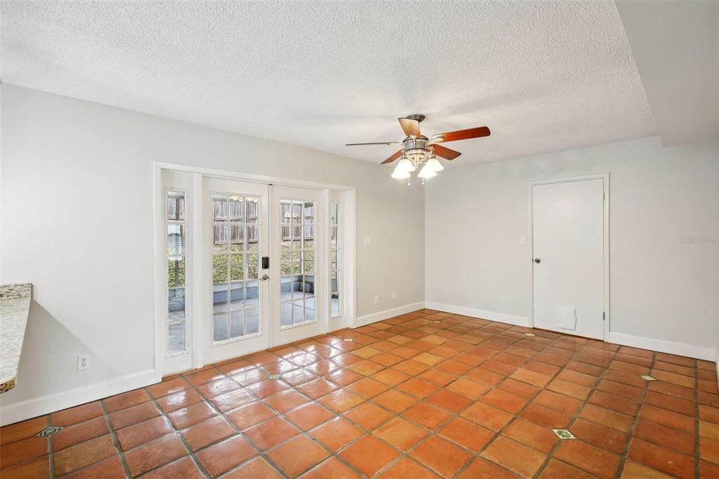 En Venta: $495,000 (4 camas, 3 baños, 2247 Pies cuadrados)