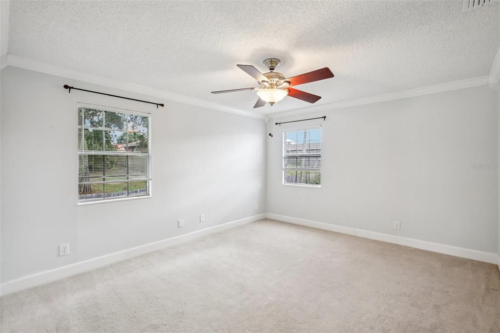 En Venta: $495,000 (4 camas, 3 baños, 2247 Pies cuadrados)