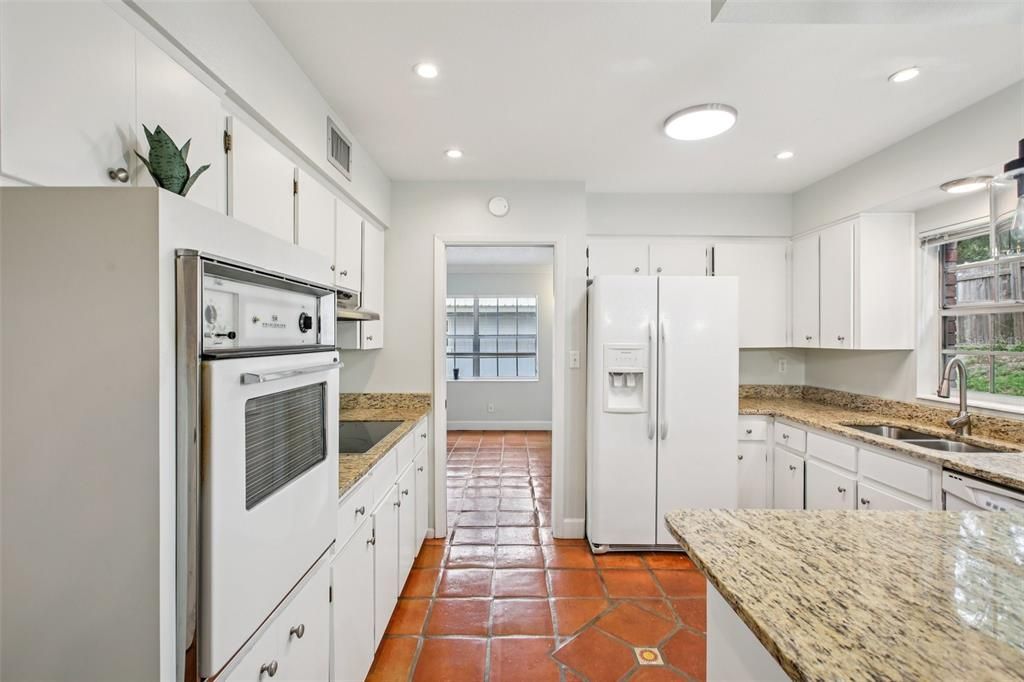 En Venta: $495,000 (4 camas, 3 baños, 2247 Pies cuadrados)