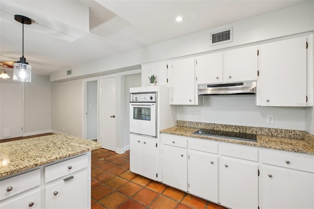 En Venta: $495,000 (4 camas, 3 baños, 2247 Pies cuadrados)