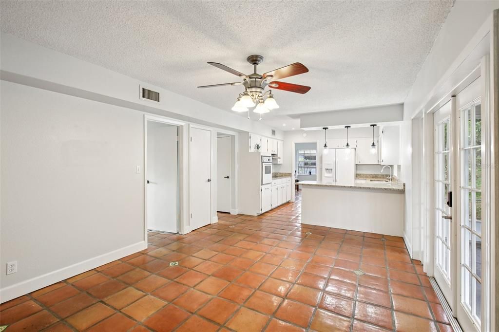 En Venta: $495,000 (4 camas, 3 baños, 2247 Pies cuadrados)