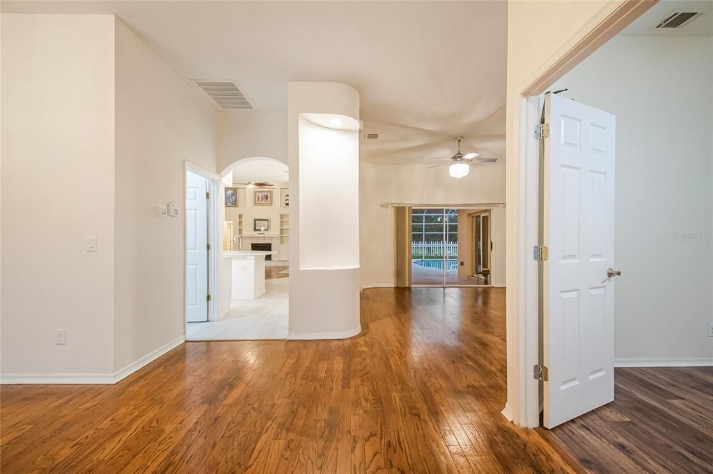 For Sale: $499,900 (5 beds, 3 baths, 2606 Square Feet)