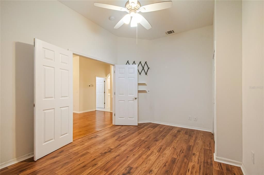 For Sale: $499,900 (5 beds, 3 baths, 2606 Square Feet)