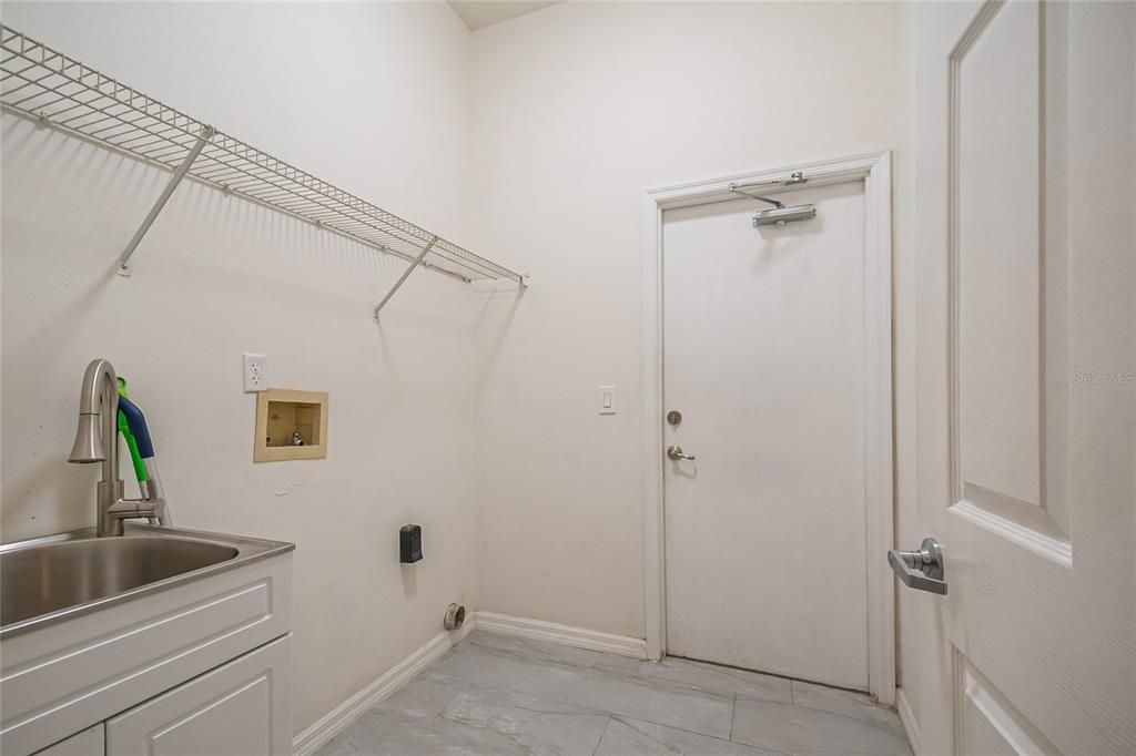 For Sale: $499,900 (5 beds, 3 baths, 2606 Square Feet)