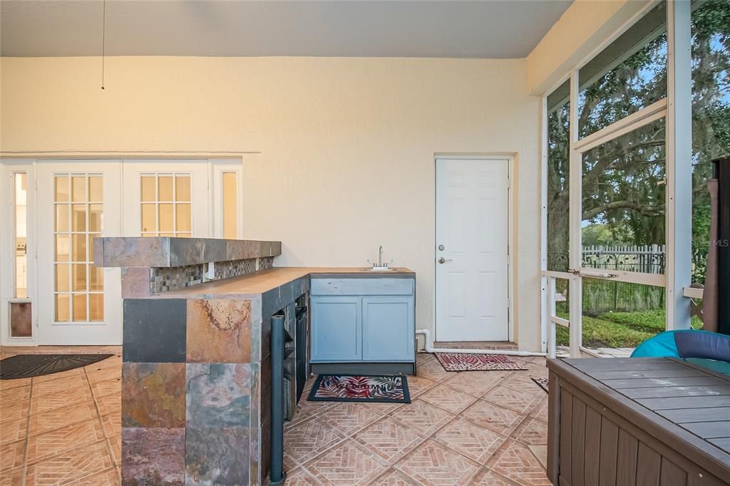 For Sale: $499,900 (5 beds, 3 baths, 2606 Square Feet)