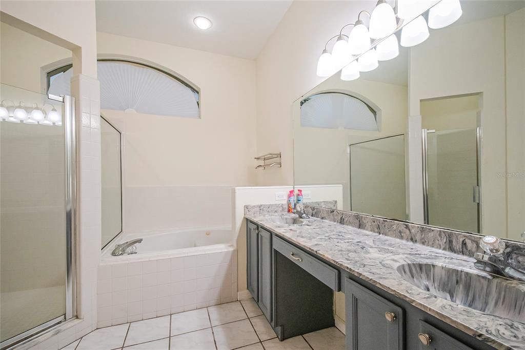 For Sale: $499,900 (5 beds, 3 baths, 2606 Square Feet)