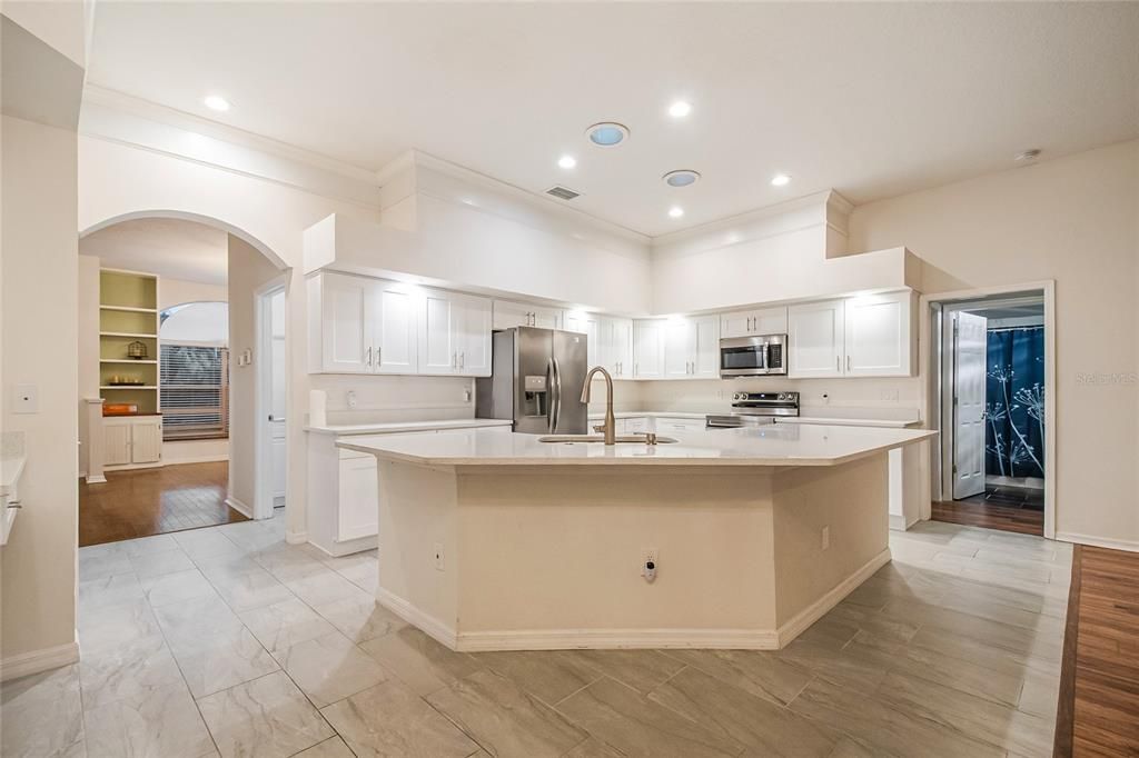 For Sale: $499,900 (5 beds, 3 baths, 2606 Square Feet)