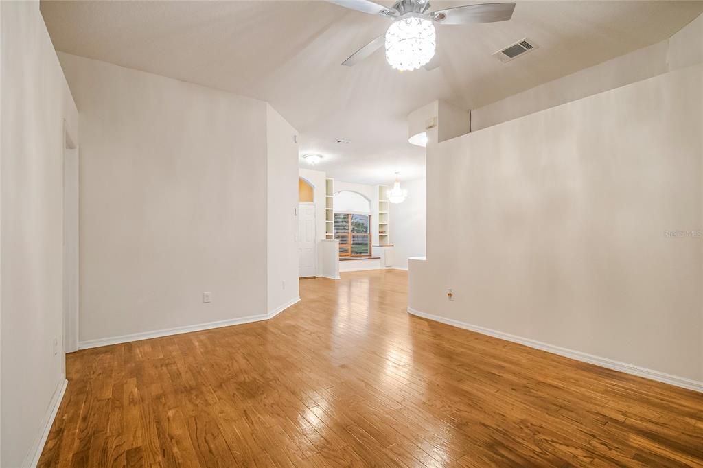 For Sale: $499,900 (5 beds, 3 baths, 2606 Square Feet)