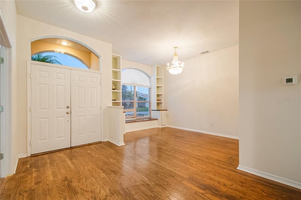 For Sale: $499,900 (5 beds, 3 baths, 2606 Square Feet)