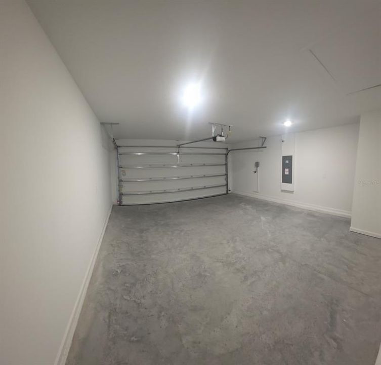 出租: $2,400 (4 贝兹, 3 浴室, 2172 平方英尺)