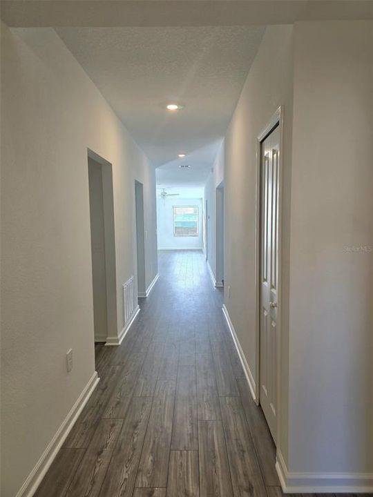 出租: $2,400 (4 贝兹, 3 浴室, 2172 平方英尺)