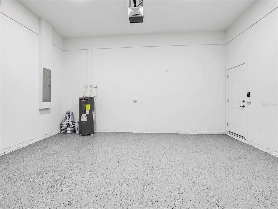 For Sale: $369,900 (3 beds, 2 baths, 1597 Square Feet)