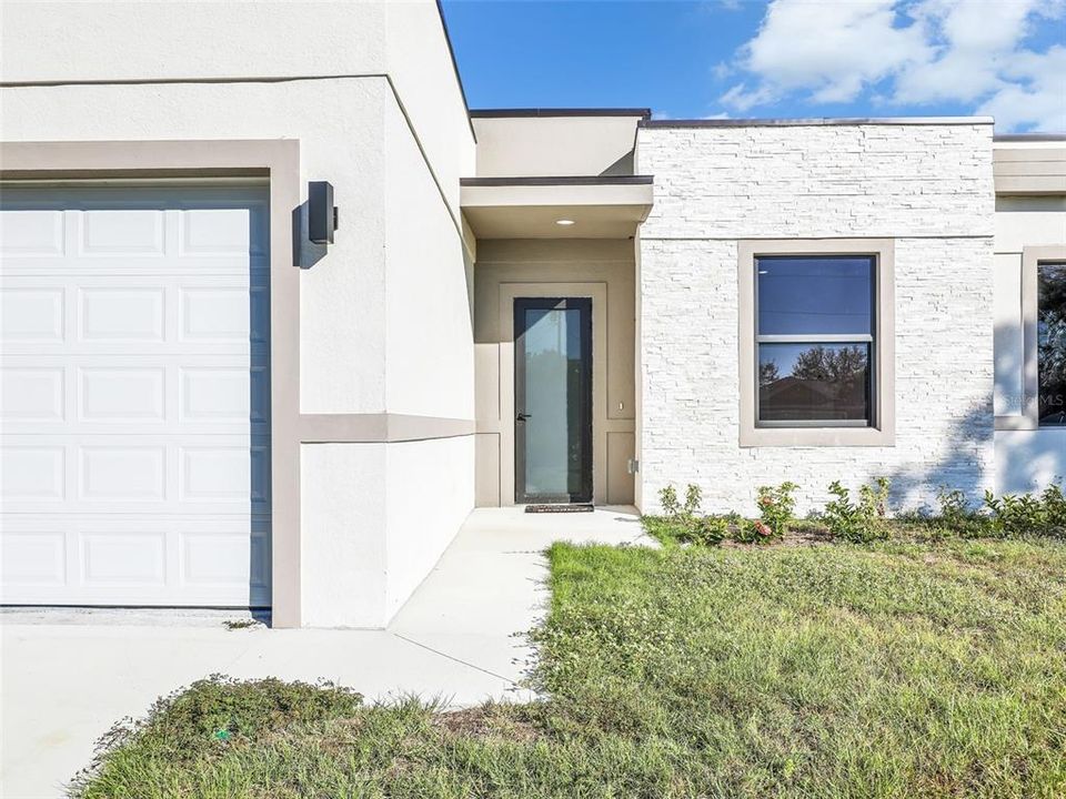 For Sale: $369,900 (3 beds, 2 baths, 1597 Square Feet)
