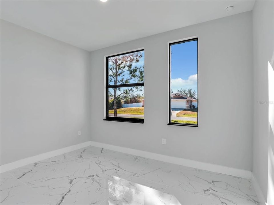 For Sale: $369,900 (3 beds, 2 baths, 1597 Square Feet)