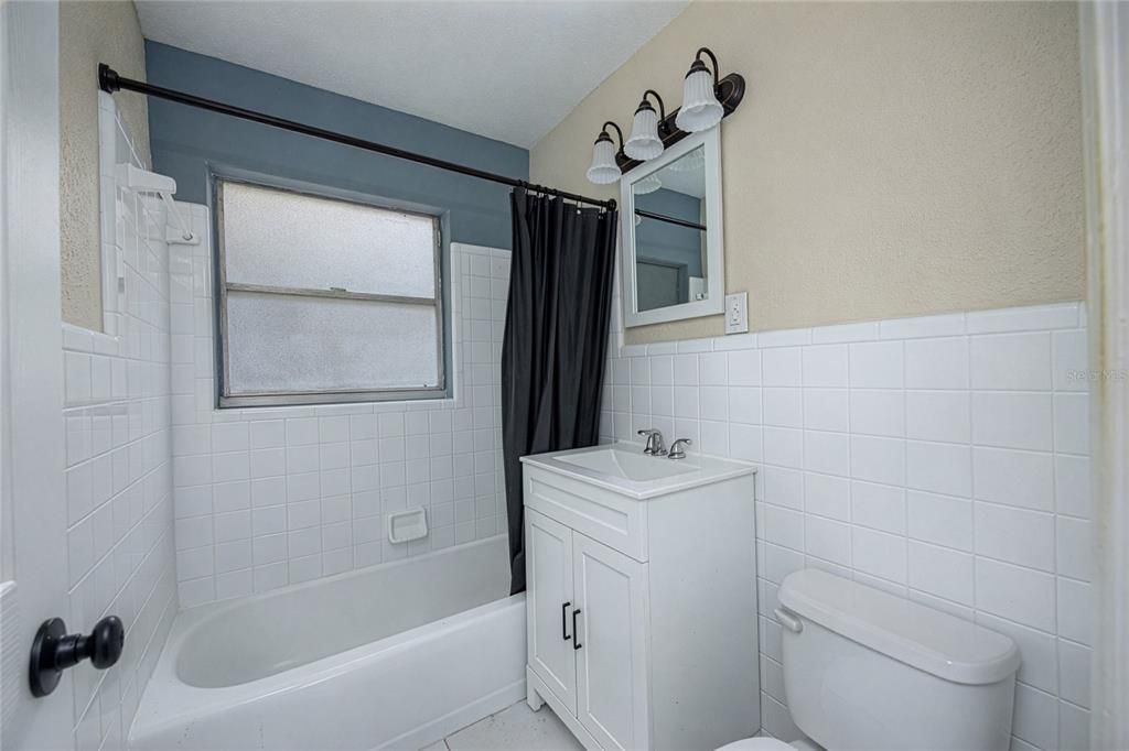 На продажу: $234,000 (3 спален, 1 ванн, 1288 Квадратных фут)