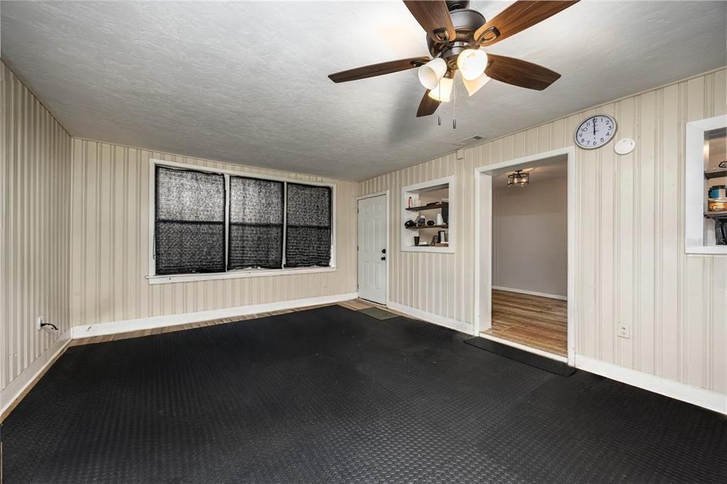 На продажу: $234,000 (3 спален, 1 ванн, 1288 Квадратных фут)