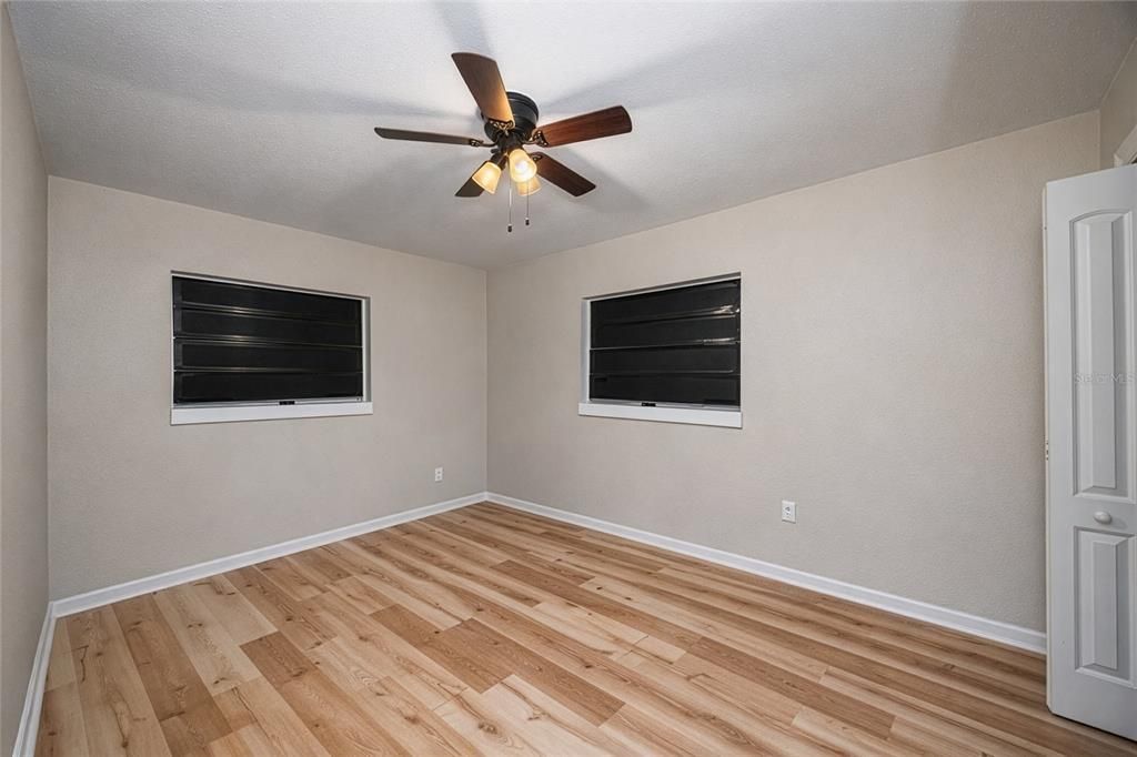 На продажу: $234,000 (3 спален, 1 ванн, 1288 Квадратных фут)