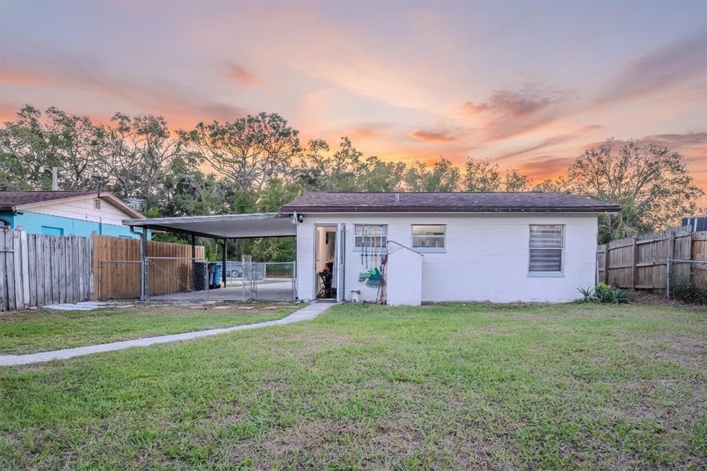 На продажу: $349,900 (2 спален, 1 ванн, 624 Квадратных фут)