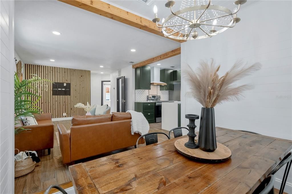 For Sale: $339,000 (2 beds, 1 baths, 947 Square Feet)