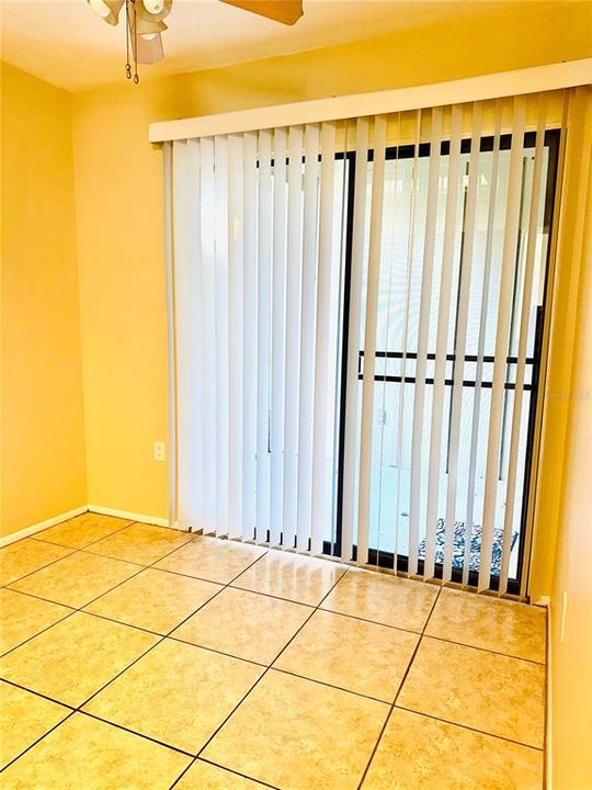 For Sale: $250,000 (3 beds, 3 baths, 1313 Square Feet)