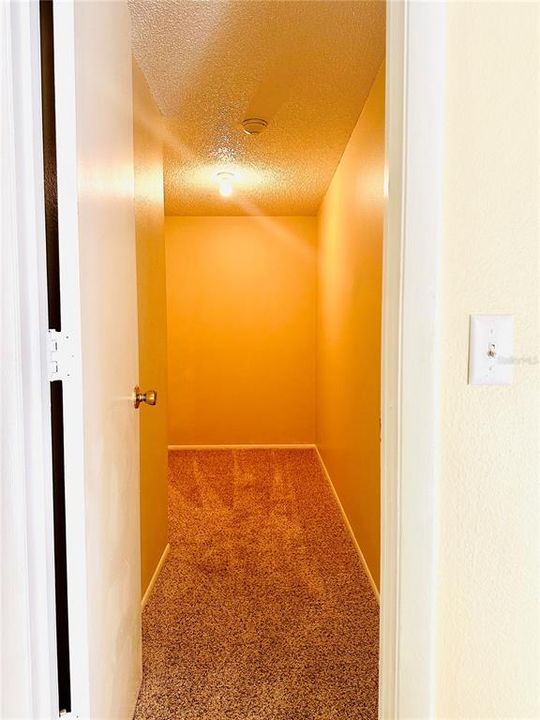 For Sale: $250,000 (3 beds, 3 baths, 1313 Square Feet)