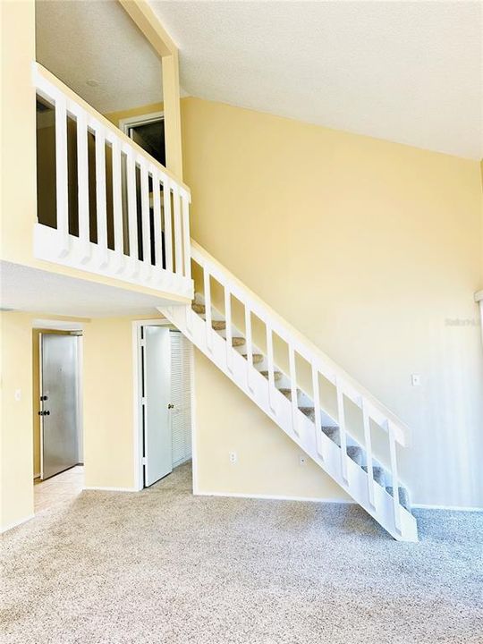 For Sale: $250,000 (3 beds, 3 baths, 1313 Square Feet)