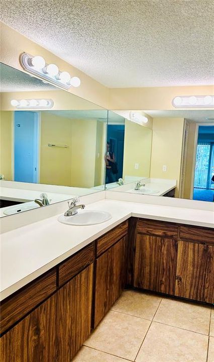 For Sale: $250,000 (3 beds, 3 baths, 1313 Square Feet)