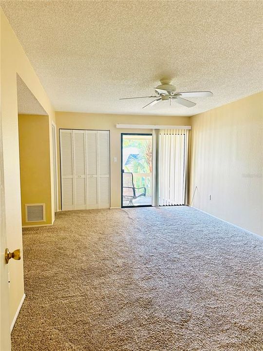 For Sale: $250,000 (3 beds, 3 baths, 1313 Square Feet)