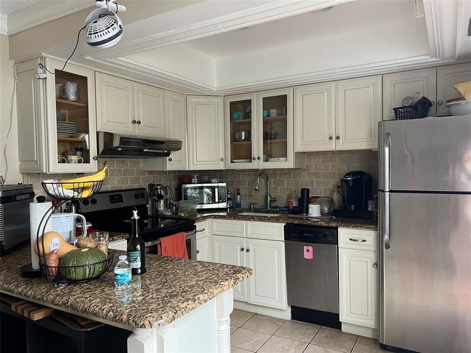 出租: $1,895 (2 贝兹, 2 浴室, 960 平方英尺)