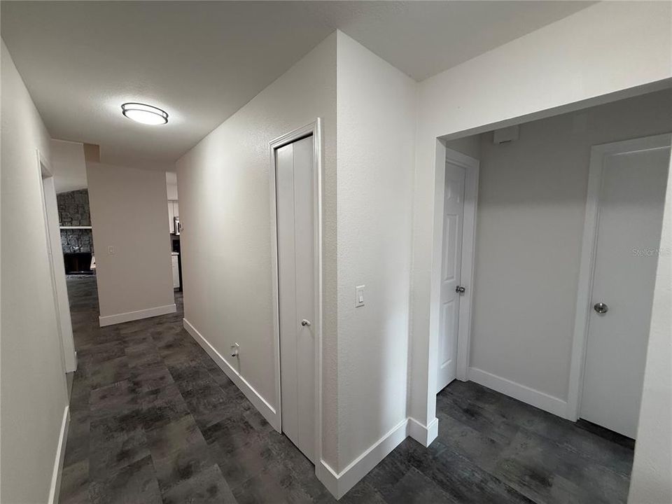 Active With Contract: $295,000 (3 beds, 2 baths, 1214 Square Feet)