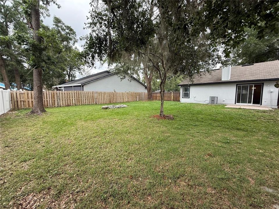 Active With Contract: $295,000 (3 beds, 2 baths, 1214 Square Feet)