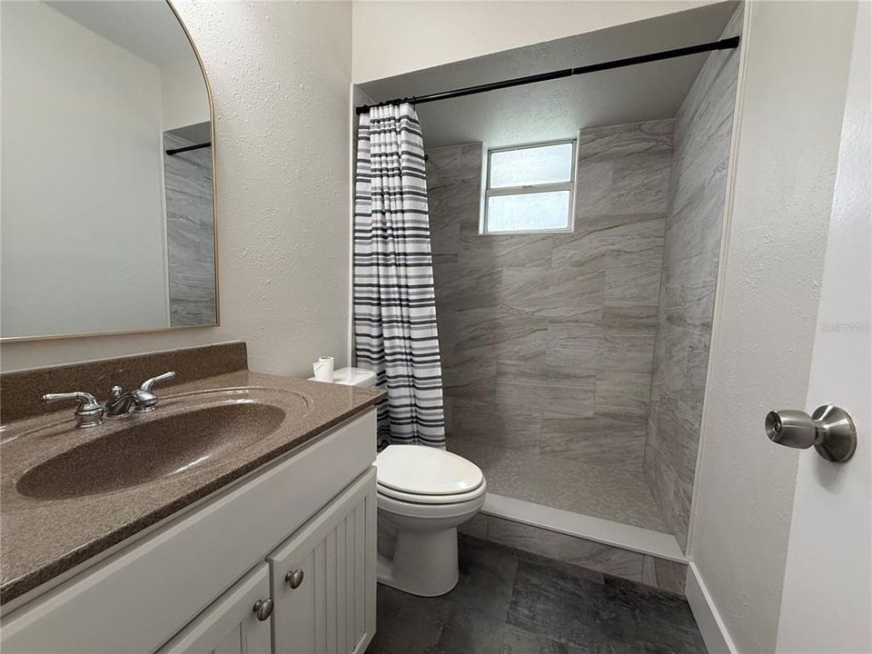 Active With Contract: $295,000 (3 beds, 2 baths, 1214 Square Feet)