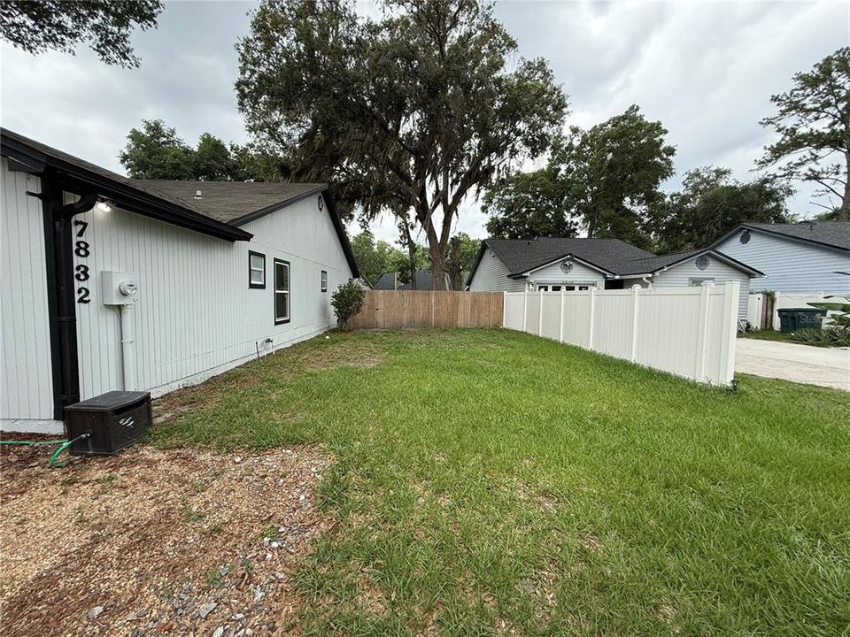 Active With Contract: $295,000 (3 beds, 2 baths, 1214 Square Feet)