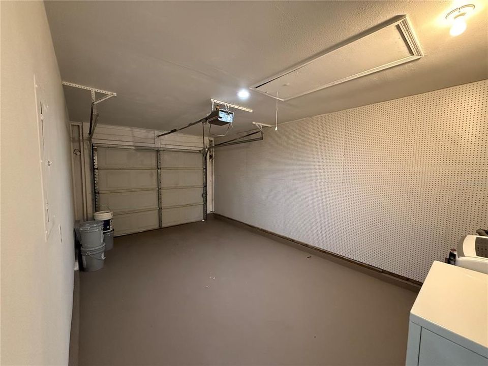 Active With Contract: $295,000 (3 beds, 2 baths, 1214 Square Feet)