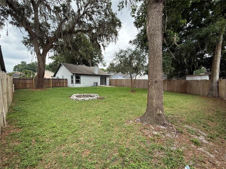 Active With Contract: $295,000 (3 beds, 2 baths, 1214 Square Feet)