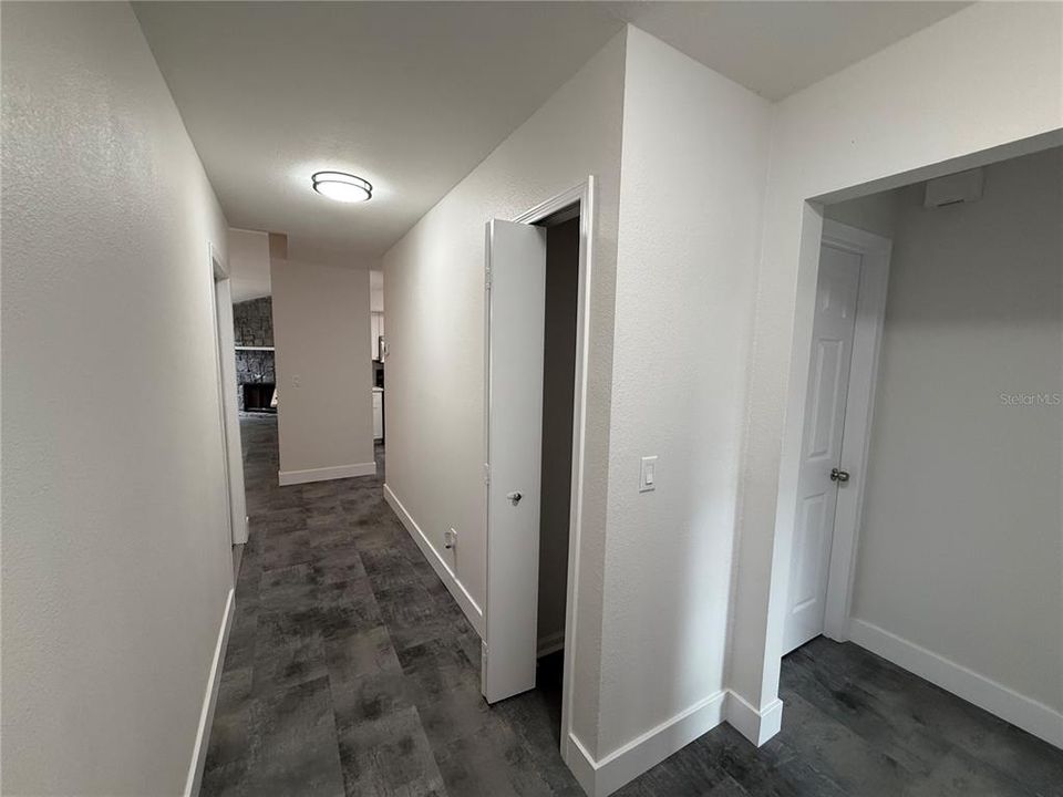 Active With Contract: $295,000 (3 beds, 2 baths, 1214 Square Feet)