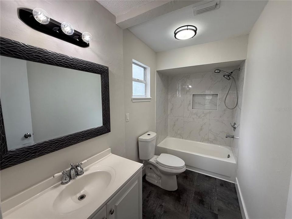 Active With Contract: $295,000 (3 beds, 2 baths, 1214 Square Feet)