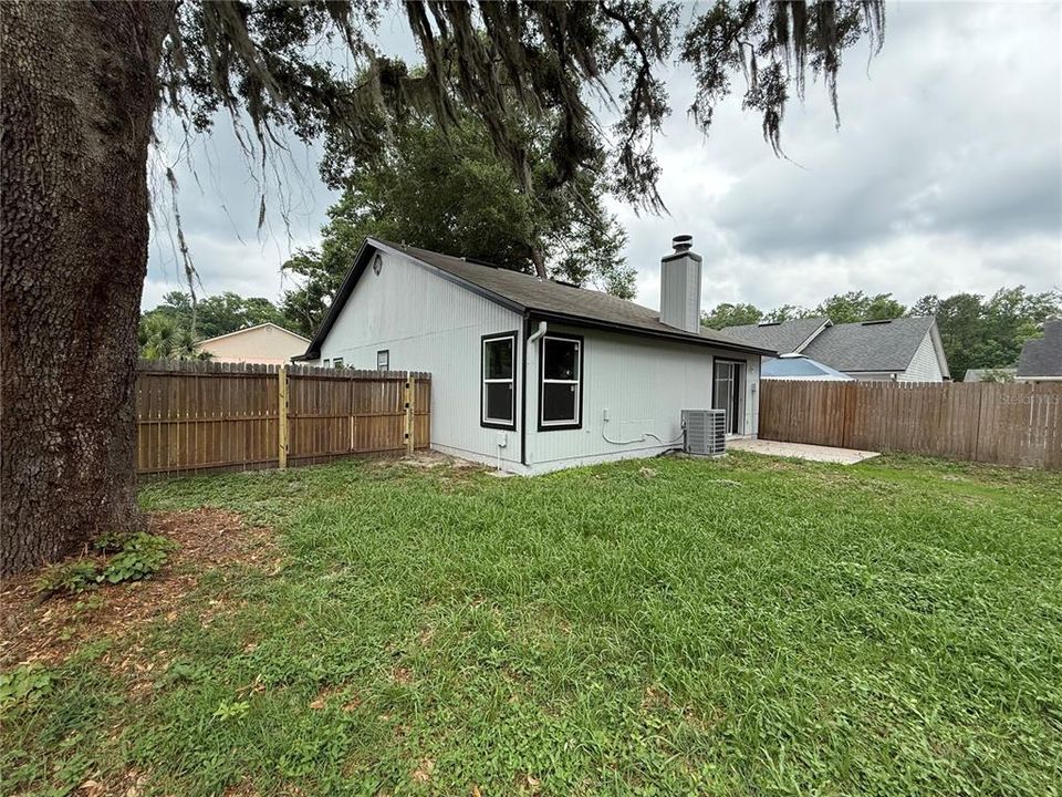 Active With Contract: $295,000 (3 beds, 2 baths, 1214 Square Feet)