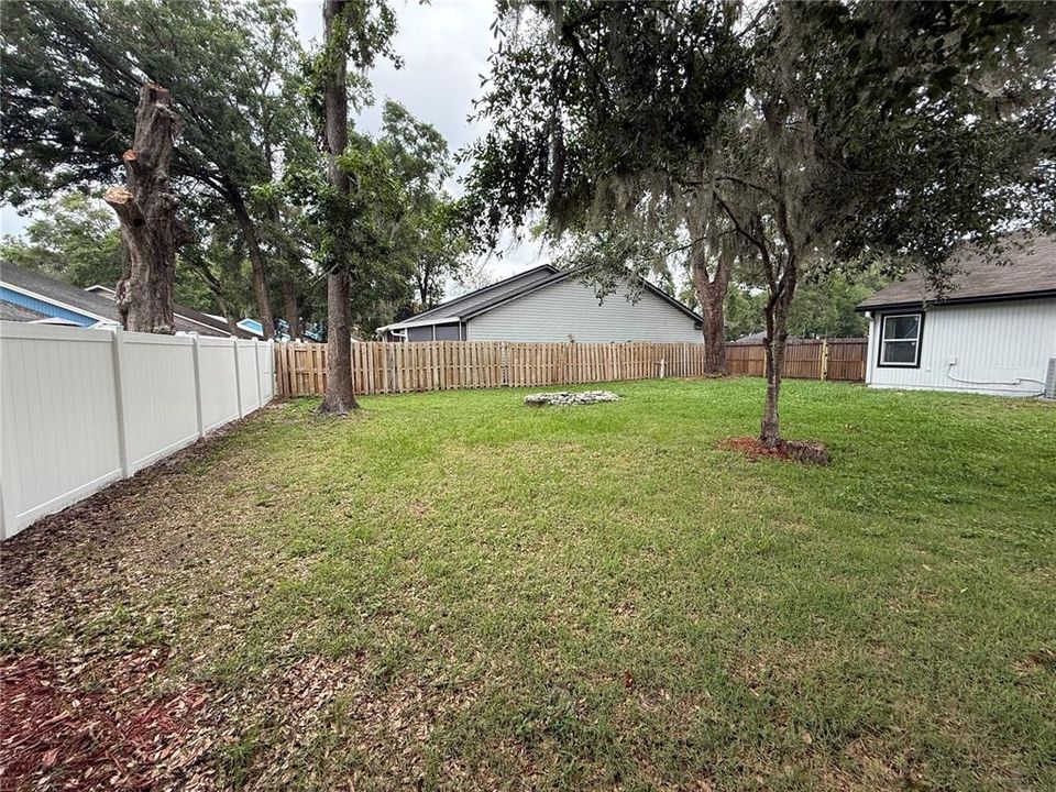 Active With Contract: $295,000 (3 beds, 2 baths, 1214 Square Feet)